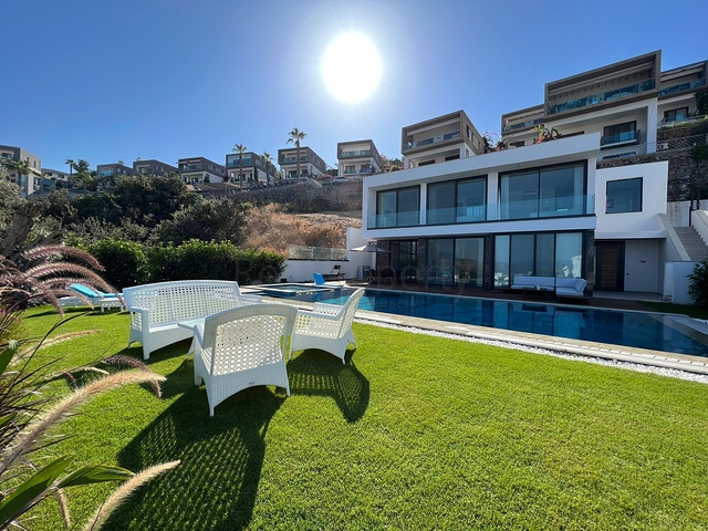 مشروع بوتيك من 8 فيلات مع مناظر خلابة للبحر والجبل في راوين جوندوجان