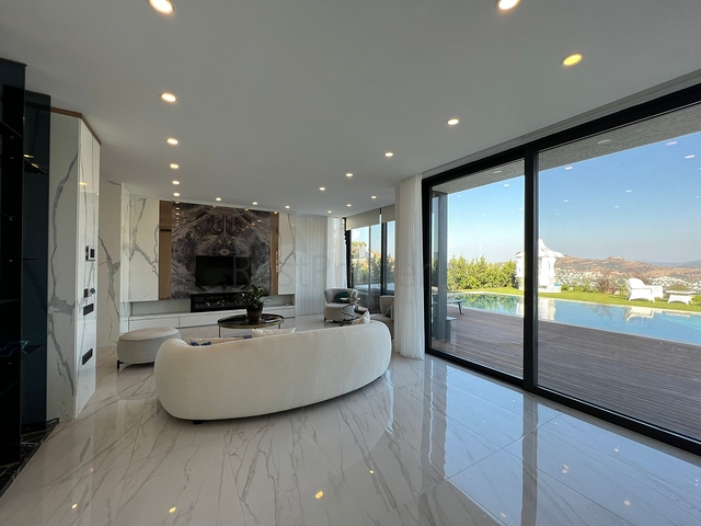 مشروع بوتيك من 8 فيلات مع مناظر خلابة للبحر والجبل في راوين جوندوجان