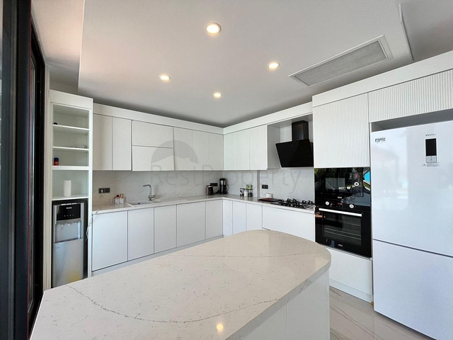 مشروع بوتيك من 8 فيلات مع مناظر خلابة للبحر والجبل في راوين جوندوجان