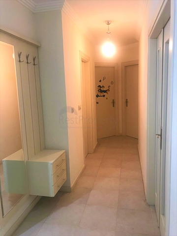 شقة 2 + 1 300 متر من البحر