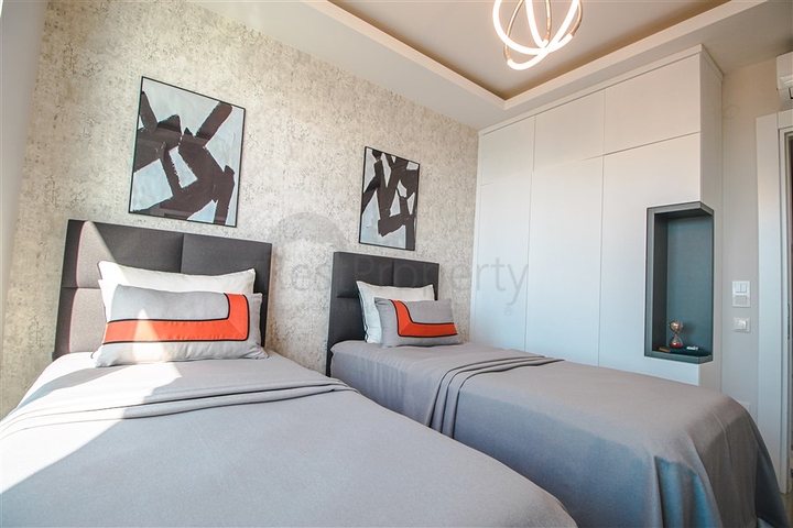 عرض شقة على السطر الأول من المجمع المتميز