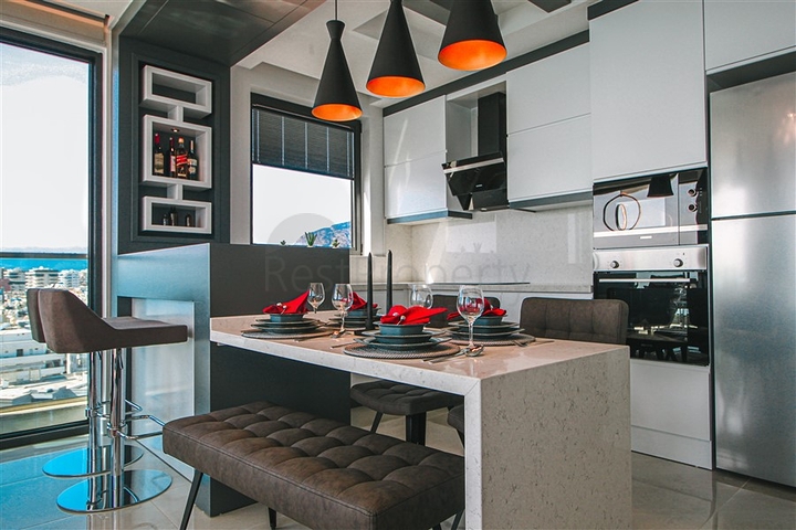 عرض شقة على السطر الأول من المجمع المتميز