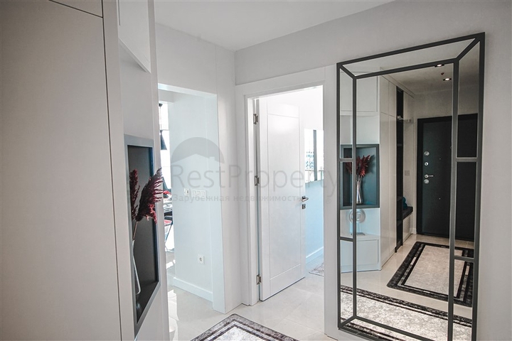 عرض شقة على السطر الأول من المجمع المتميز