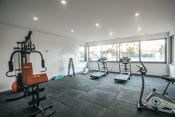 عرض شقة على السطر الأول من المجمع المتميز