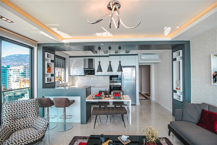 عرض شقة على السطر الأول من المجمع المتميز