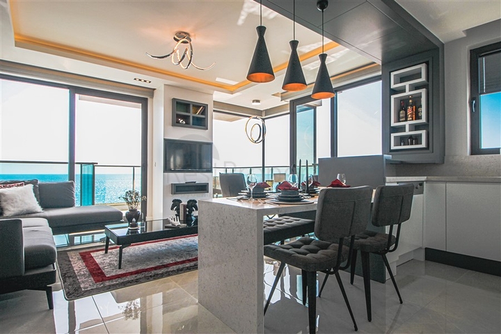 عرض شقة على السطر الأول من المجمع المتميز