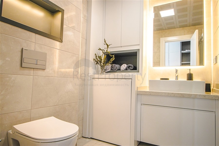 عرض شقة على السطر الأول من المجمع المتميز