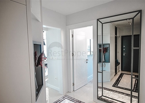 عرض شقة على السطر الأول من المجمع المتميز