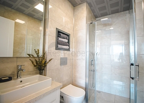 عرض شقة على السطر الأول من المجمع المتميز