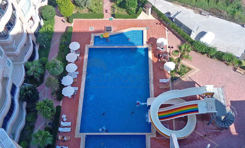 بنتهاوس من خمس غرف في محمودلار 