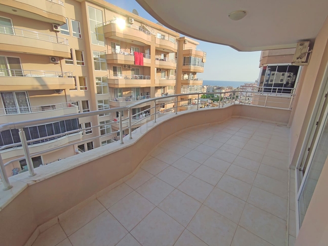 بنتهاوس من خمس غرف في محمودلار 