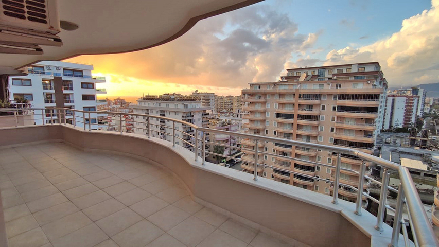 بنتهاوس من خمس غرف في محمودلار 