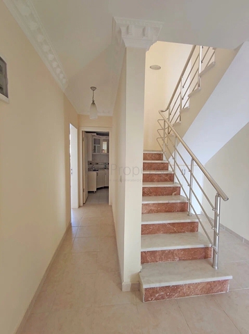 بنتهاوس من خمس غرف في محمودلار 