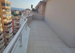 بنتهاوس من خمس غرف في محمودلار 