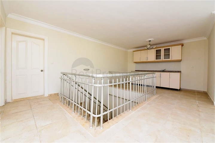 شقة 4+1 مع مطبخ منفصل في محمودلار