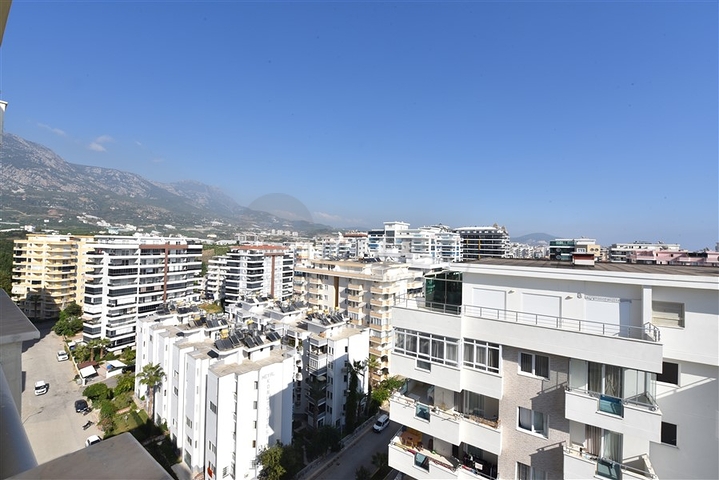 شقة 4+1 مع مطبخ منفصل في محمودلار