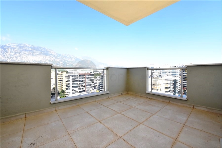 شقة 4+1 مع مطبخ منفصل في محمودلار