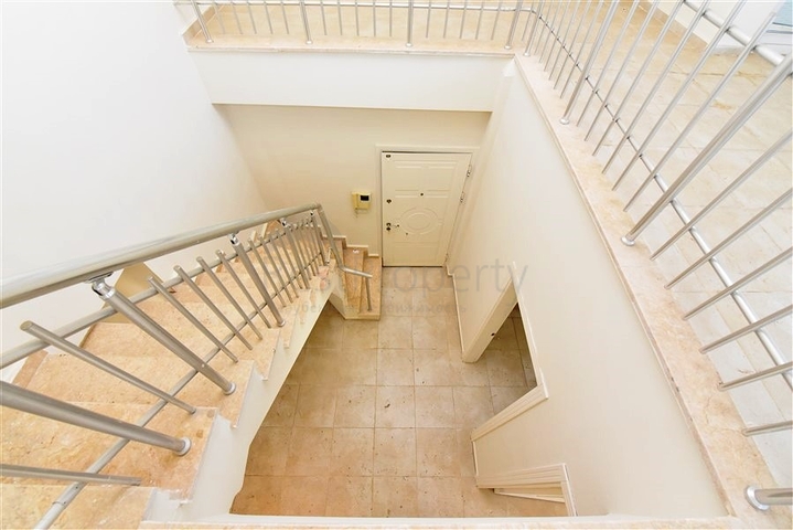 شقة 4+1 مع مطبخ منفصل في محمودلار