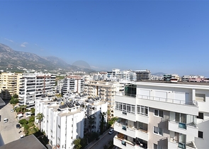 شقة 4+1 مع مطبخ منفصل في محمودلار