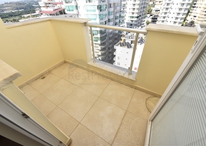 شقة 4+1 مع مطبخ منفصل في محمودلار