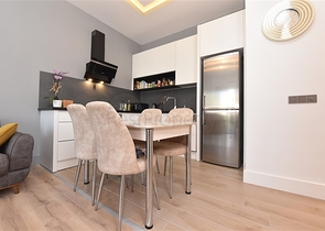 شقة مريحة بغرفة نوم واحدة من فئة متميزة في منطقة كليوباترا