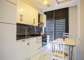 شقة مفروشة 2 + 1 من المالك في مجمع مرموق في منطقة أوبا