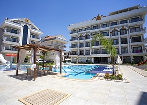 شقة مفروشة 2 + 1 من المالك في مجمع مرموق في منطقة أوبا