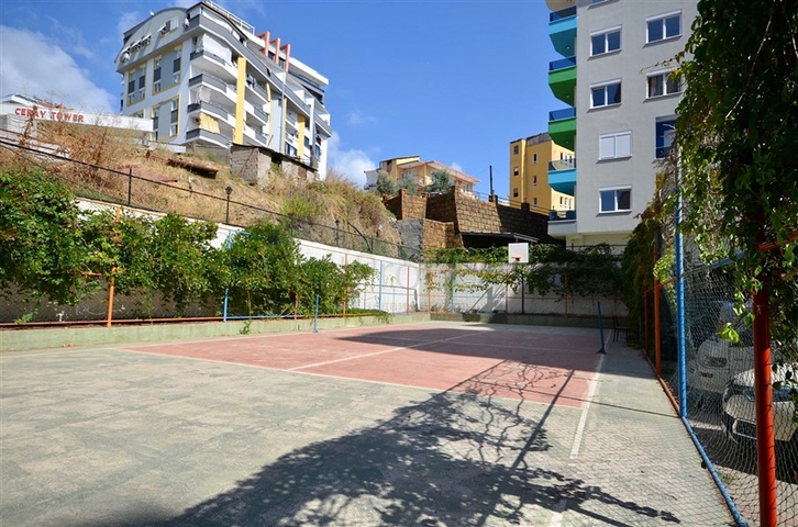 شقة فسيحة 3 + 1 مع أثاث وأجهزة في منطقة محمودلار 