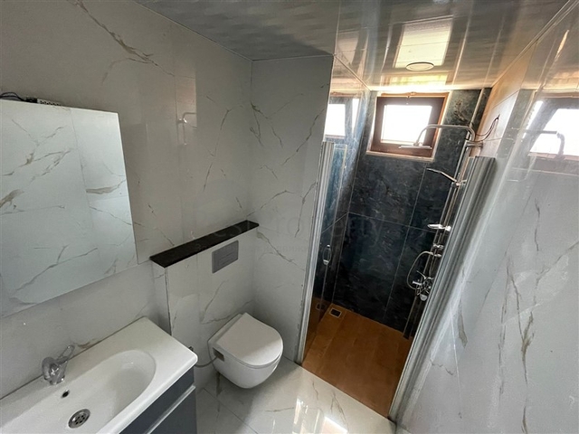 بنتهاوس من خمس غرف في أفسالار مطلة على البحر