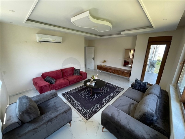 بنتهاوس من خمس غرف في أفسالار مطلة على البحر