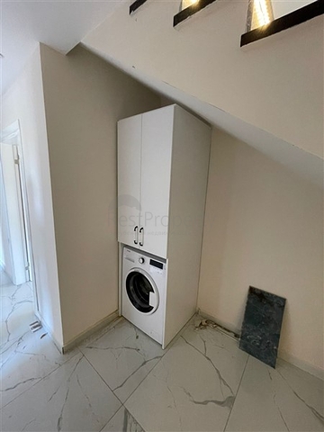 بنتهاوس من خمس غرف في أفسالار مطلة على البحر