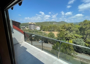 بنتهاوس من خمس غرف في أفسالار مطلة على البحر