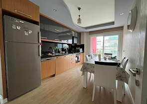 شقة 3+1 مع مطبخ منفصل في منطقة محمودلار