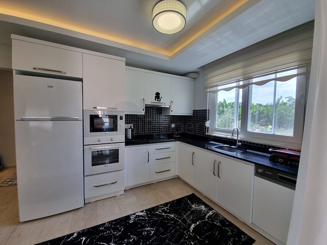 سعر منافس - شقة مؤثثة -طابق مرتفع - ضمن مجمع سكني في مهموتلار / الانيا 