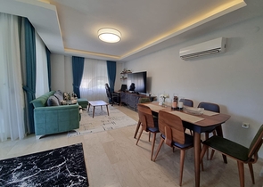 سعر منافس - شقة مؤثثة -طابق مرتفع - ضمن مجمع سكني في مهموتلار / الانيا 