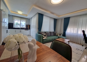 سعر منافس - شقة مؤثثة -طابق مرتفع - ضمن مجمع سكني في مهموتلار / الانيا 