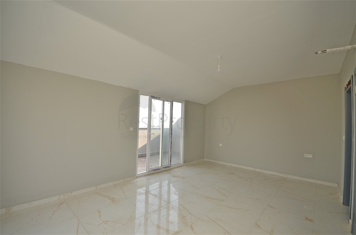 بنتهاوس واسع 3+1 مع إطلالات على البحر والجبل