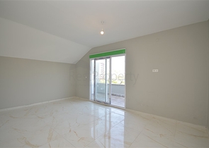 بنتهاوس واسع 3+1 مع إطلالات على البحر والجبل