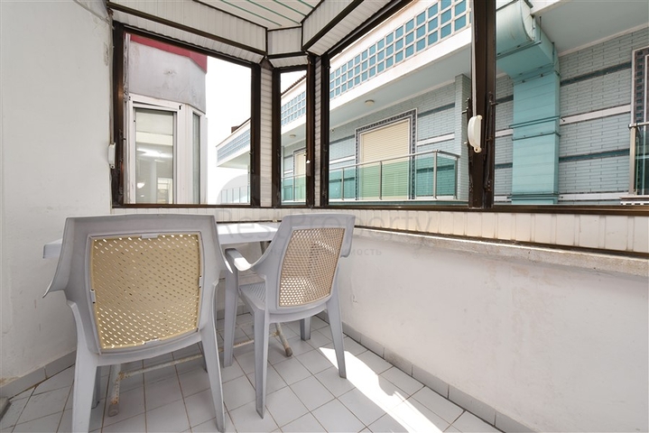 شقة من غرفتي نوم مع مطبخ منفصل في منطقة شاطئ كليوباترا