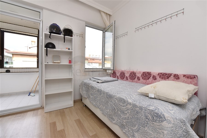 شقة من غرفتي نوم مع مطبخ منفصل في منطقة شاطئ كليوباترا