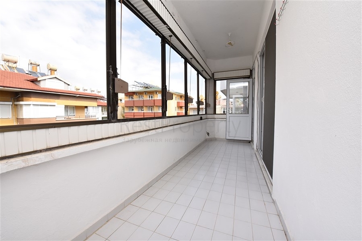 شقة من غرفتي نوم مع مطبخ منفصل في منطقة شاطئ كليوباترا