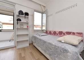 شقة من غرفتي نوم مع مطبخ منفصل في منطقة شاطئ كليوباترا