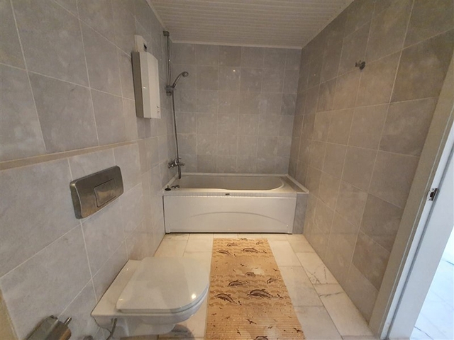 شقة 2 + 1 على الساحل الأول في توسمورا