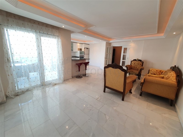 شقة 2 + 1 على الساحل الأول في توسمورا