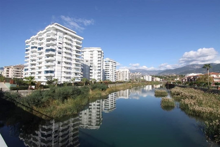 شقة 2 + 1 على الساحل الأول في توسمورا