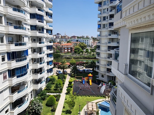 شقة 2 + 1 على الساحل الأول في توسمورا