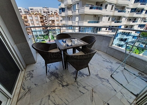 شقة 2 + 1 على الساحل الأول في توسمورا