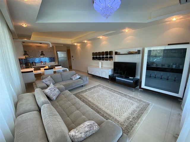 شقق من أربع غرف في محمودلار