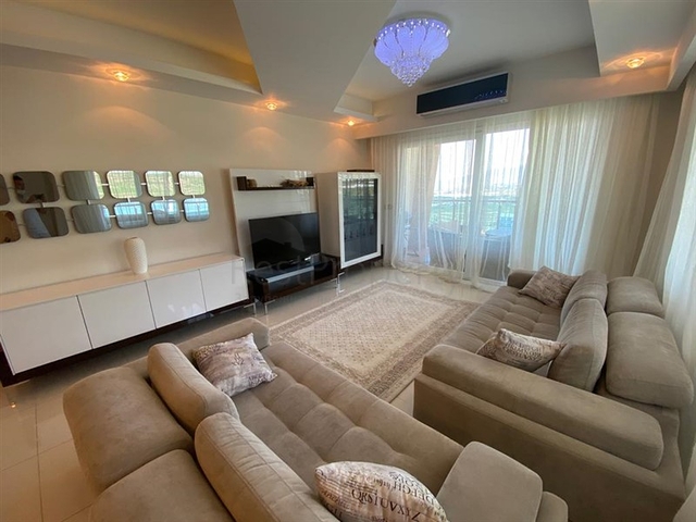 شقق من أربع غرف في محمودلار