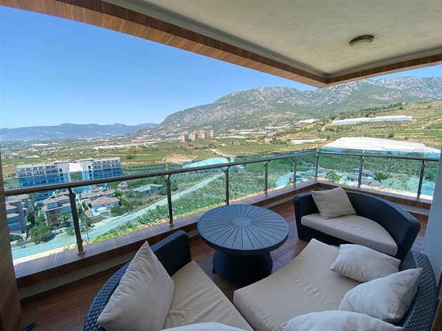 شقق من أربع غرف في محمودلار